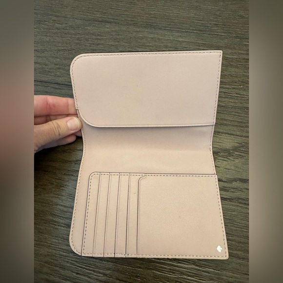 Kate Spade Frosty Penguin Leather Passport Holder Travel Wallet - Picture 3 of 3